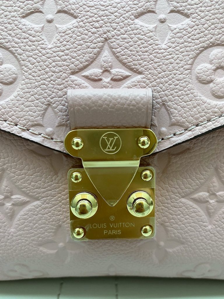 LV satchel S-lock close up