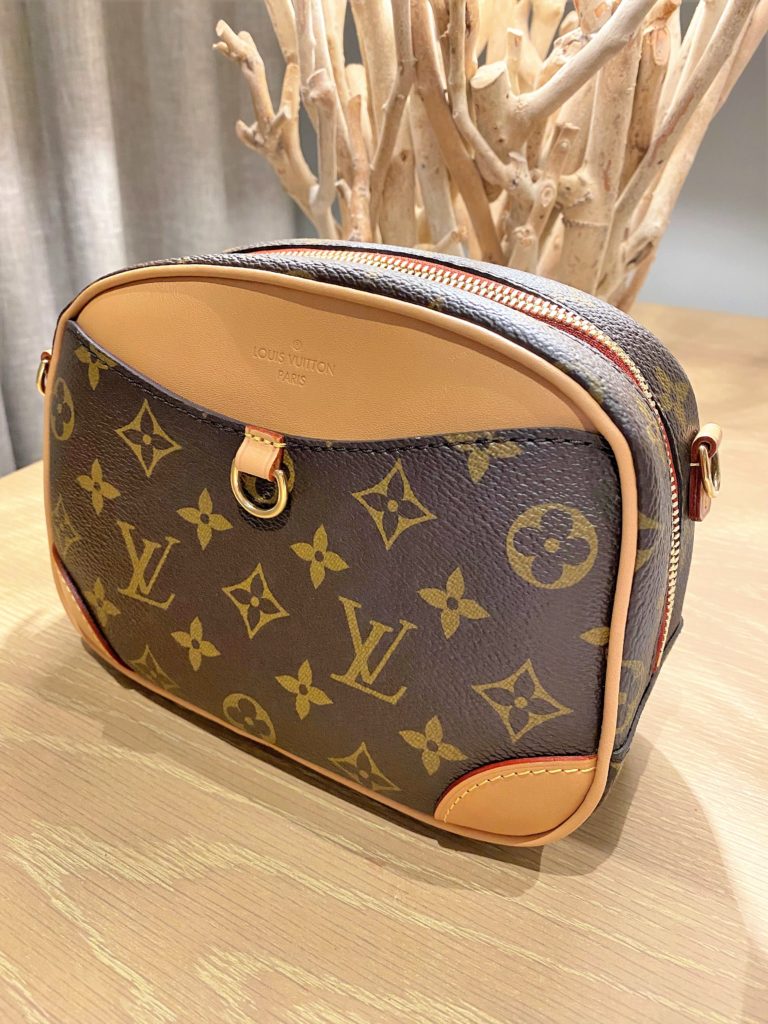 Photo of LV Mini Deauville bag without the tag